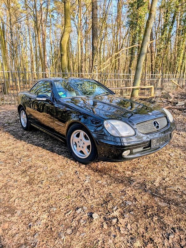 Gebraucht Mercedes SLK200 163 PS (119 kW) 2000 Schwarz Cabrio