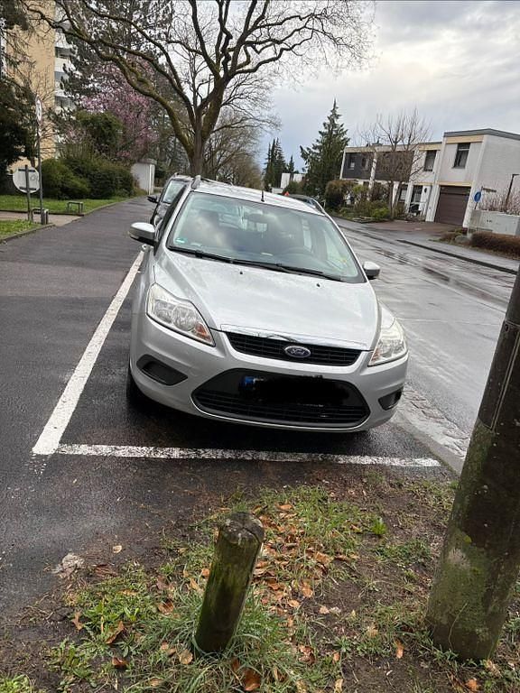 Gebraucht Ford Focus 101 PS (74 kW) 2009 Silber Limousine