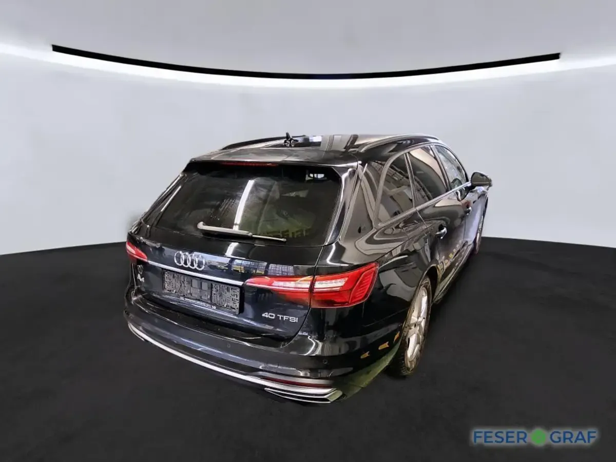 Gebraucht Audi A4 Advanced 204 PS (150 kW) 2023 Mythosschwarz metallic Kombi