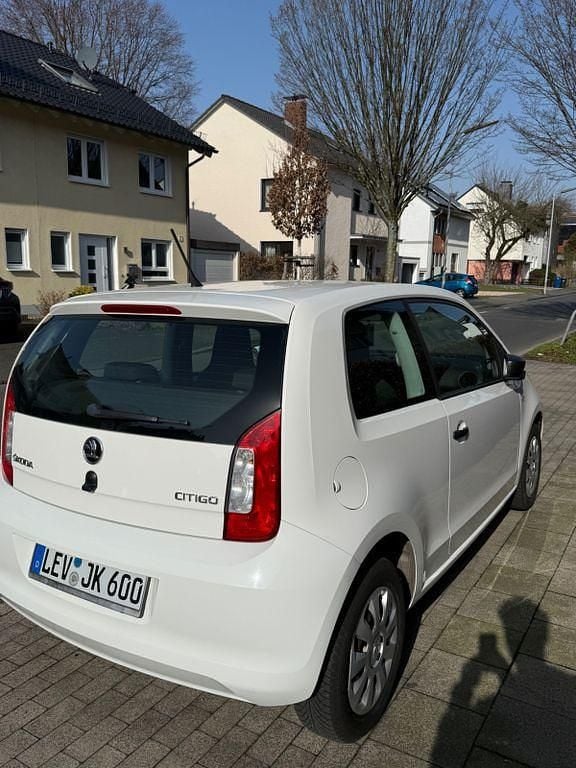 Gebraucht Skoda Citigo 60 PS (44 kW) 2016 Weiß Kleinwagen