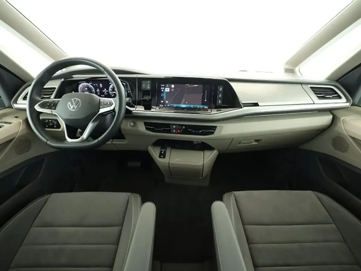 Gebraucht VW Multivan Life 150 PS (110 kW) 2025 Van / Kleinbus