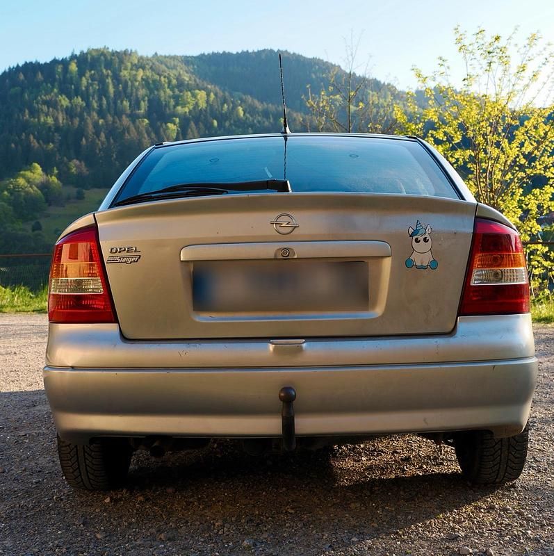 Gebraucht Opel Astra Selection 101 PS (74 kW) 2001 Silber Limousine