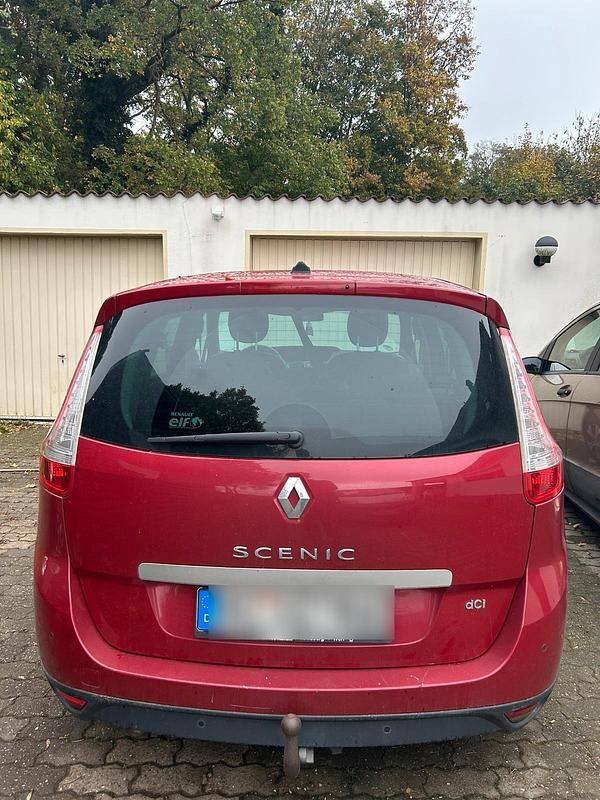 Rot Gebraucht 2012 Renault Grand Scénic III Van / Kleinbus | 3.000 € - Bild 1/4