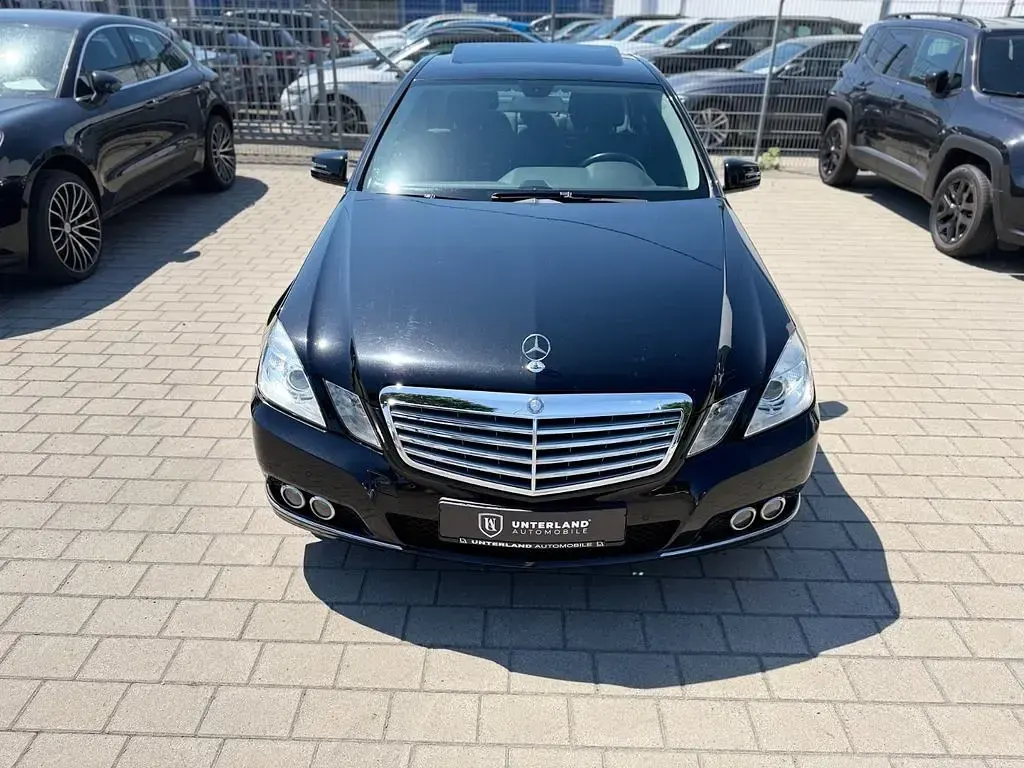 Gebraucht Mercedes E250 204 PS (150 kW) 2009 Schwarz Limousine