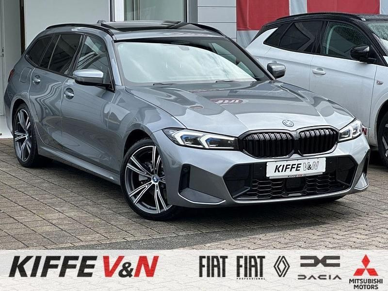 Grau Gebraucht 2024 BMW 330e M Sport Limousine | 47.890 € (Etwas zu teuer) - Bild 1/4