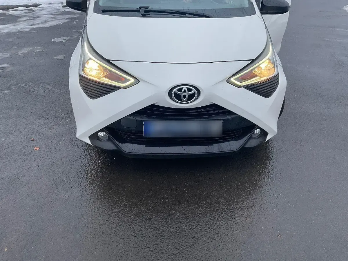 Gebraucht Toyota Aygo Team 72 PS (52 kW) 2018 Weiß Kleinwagen