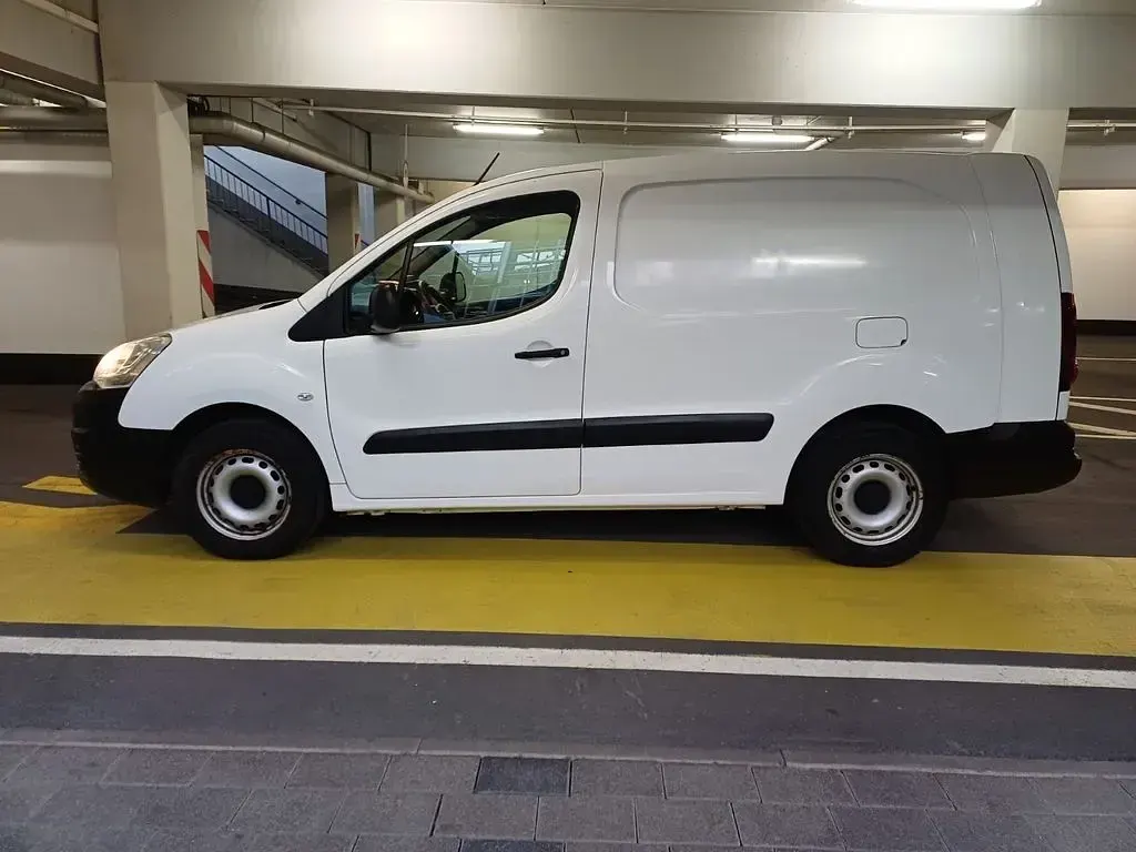 Gebraucht Peugeot Partner Avantage 99 PS (72 kW) 2016 Blanc banquise Van / Kleinbus