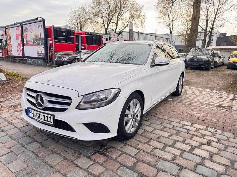 Gebraucht Mercedes C220 194 PS (142 kW) 2019 Weiß Kombi