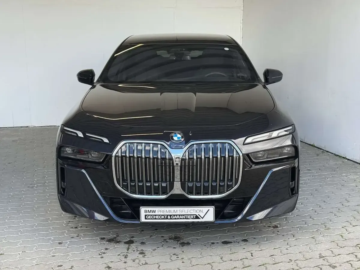 Gebraucht BMW 740L M Sport 286 PS (210 kW) 2025 Schwarz Limousine
