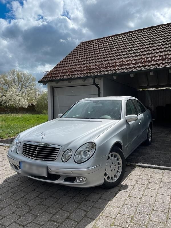 Silber Gebraucht 2006 Mercedes E280 Limousine | 10.500 € - Bild 1/4