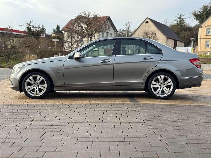 Gebraucht Mercedes C180 156 PS (114 kW) 2010 Palladiumsilber  metalliclack Limousine
