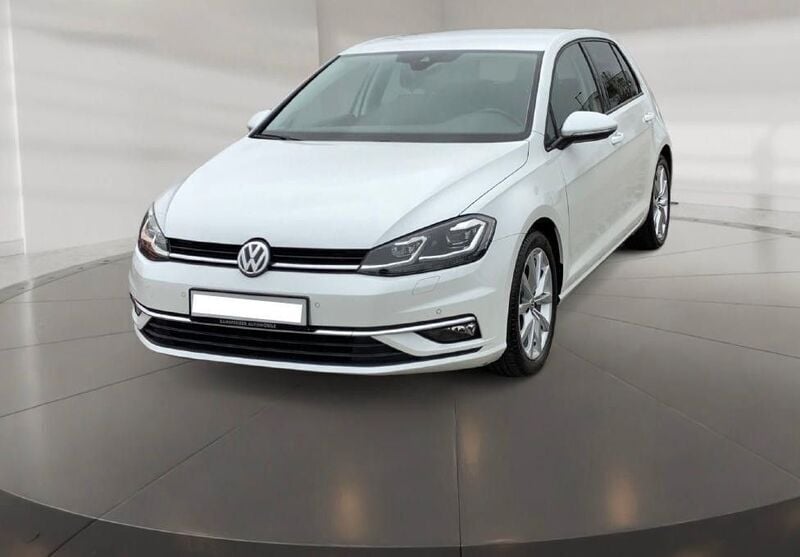Weiß Gebraucht 2018 VW Golf VII Highline Limousine | 18.000 € (Teuer) - Bild 1/4