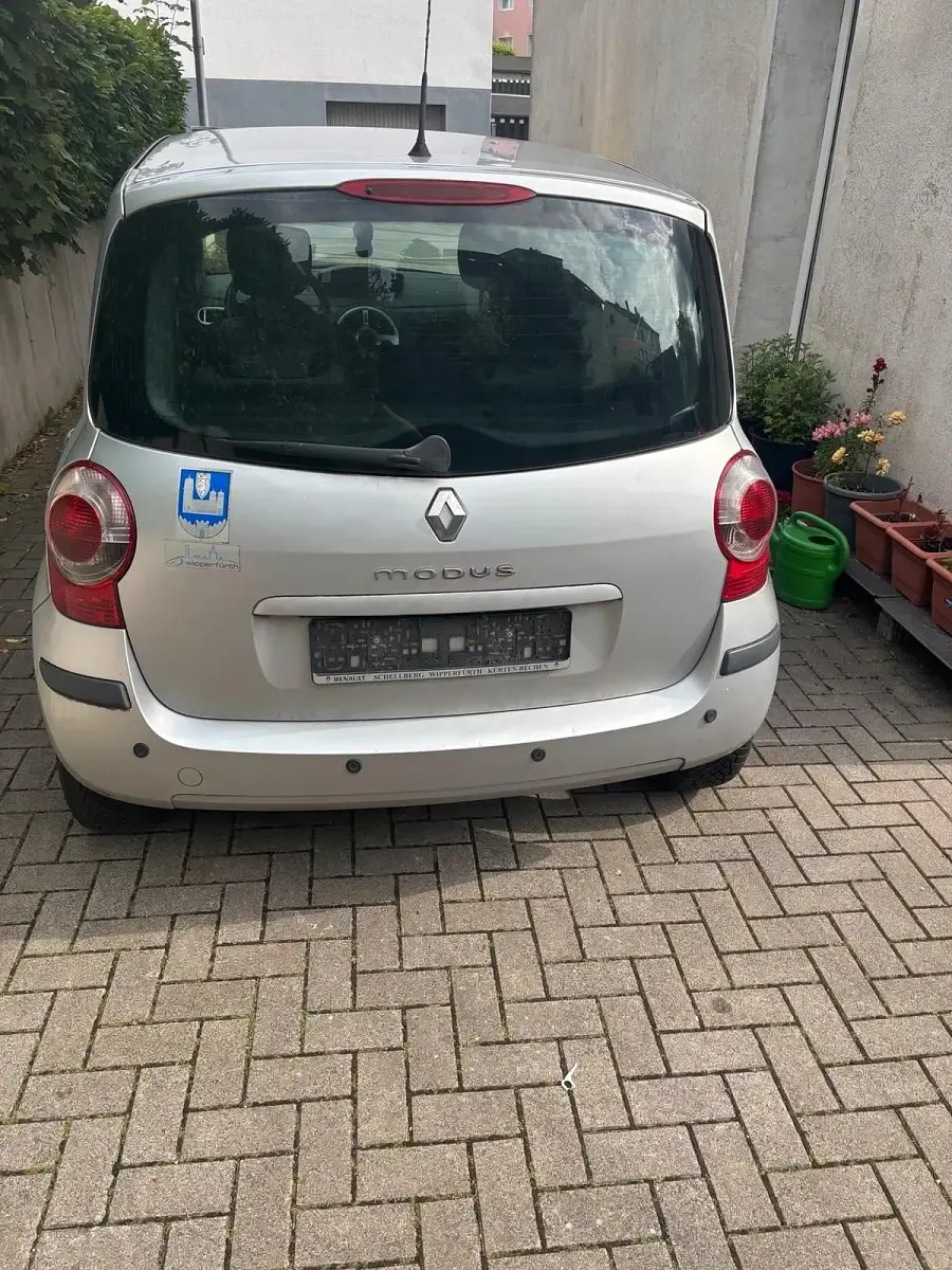 Gebraucht Renault Modus 85 PS (62 kW) 2007 Silber Van / Kleinbus