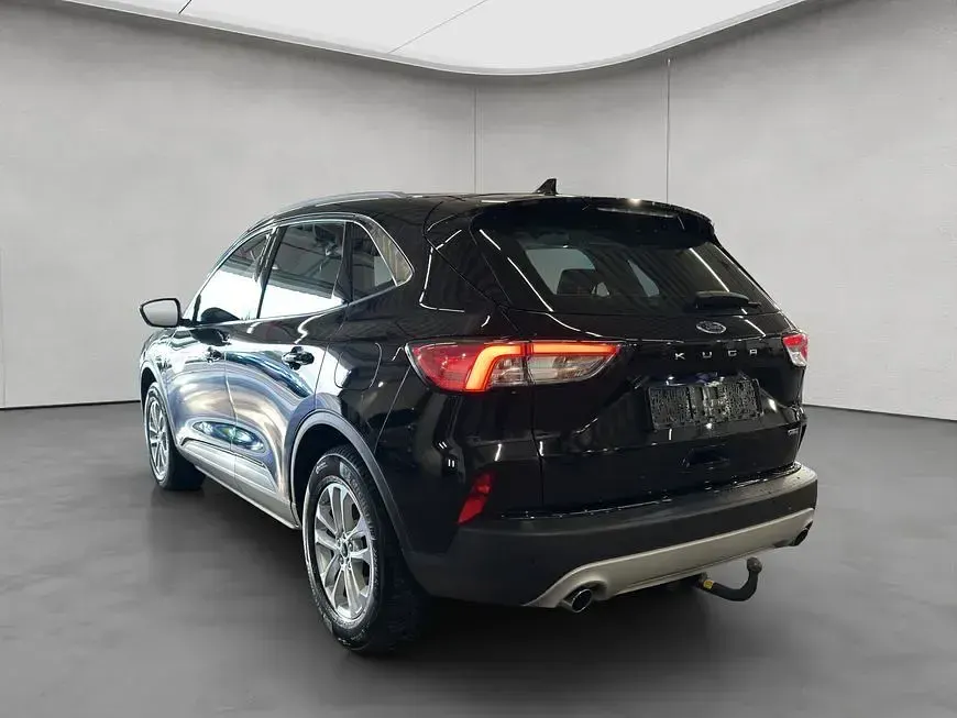 Gebraucht Ford Kuga Titanium 224 PS (164 kW) 2022 Agate black metallic SUV