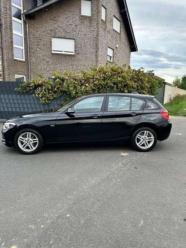 Gebraucht BMW 116 Sport Line 116 PS (85 kW) 2016 Schwarz Kleinwagen