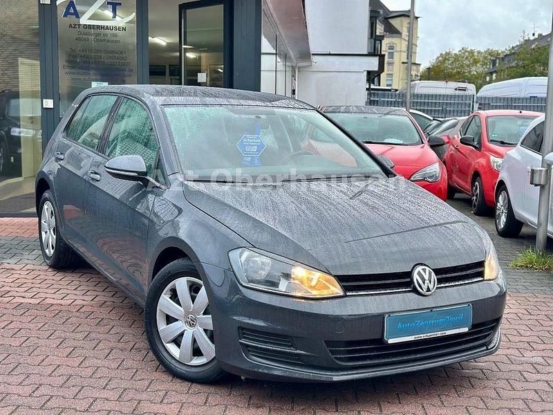 Grau Gebraucht 2013 VW Golf VII Trendline Limousine | 8.290 € (Fairer Preis) - Bild 1/4