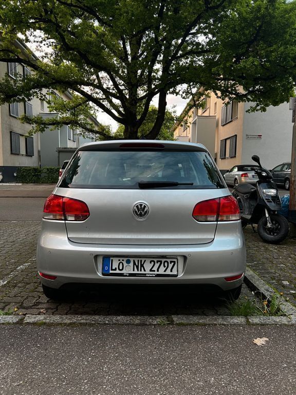 Silber Gebraucht 2010 VW Golf VI Comfortline Limousine | 4.900 € (Fairer Preis) - Bild 1/4