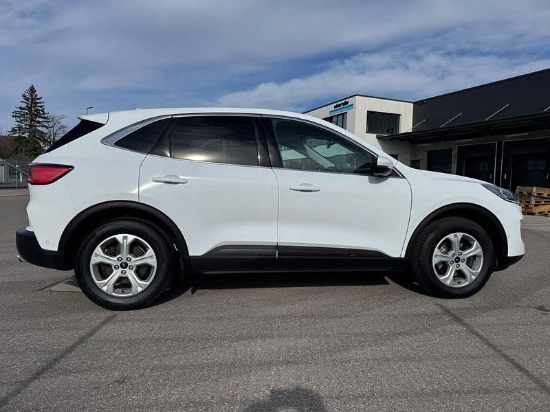 Gebraucht Ford Kuga Titanium 190 PS (139 kW) 2020 Weiß SUV