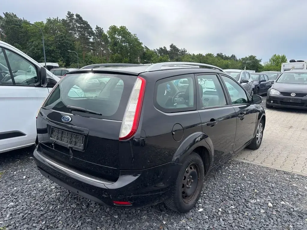 Gebraucht Ford Focus 101 PS (74 kW) 2009 Schwarz Limousine