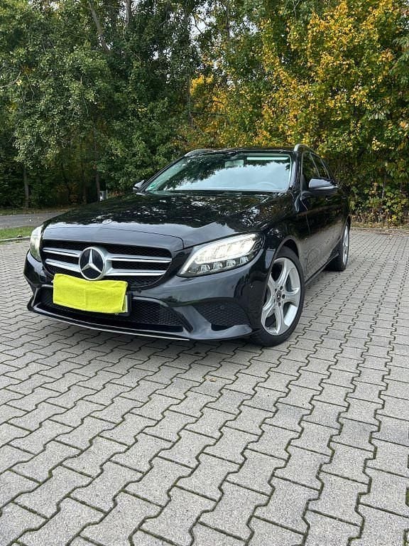 Gebraucht Mercedes C220 Avantgarde 194 PS (142 kW) 2019 Schwarz Limousine