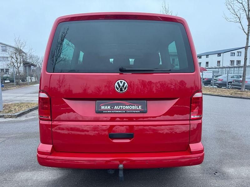 Second-hand VW Multivan Trendline 150 CP (110 kW) 2017 Roșu Monovolum