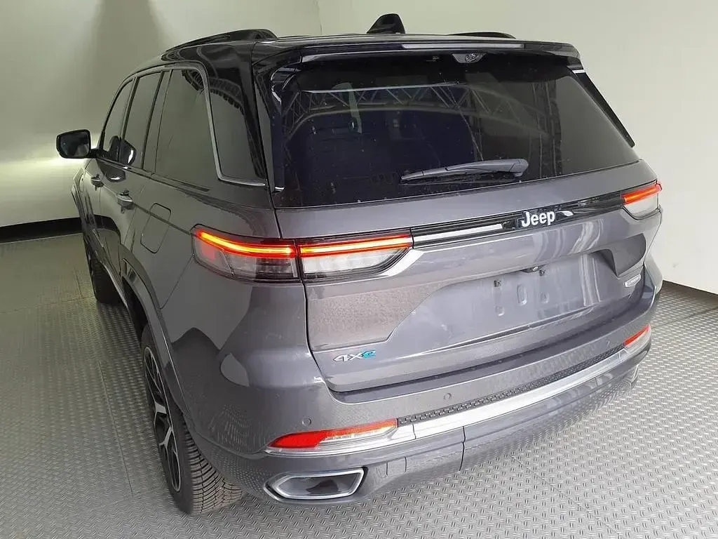 Gebraucht Jeep Grand Cherokee Summit 381 PS (280 kW) 2024 Grau SUV