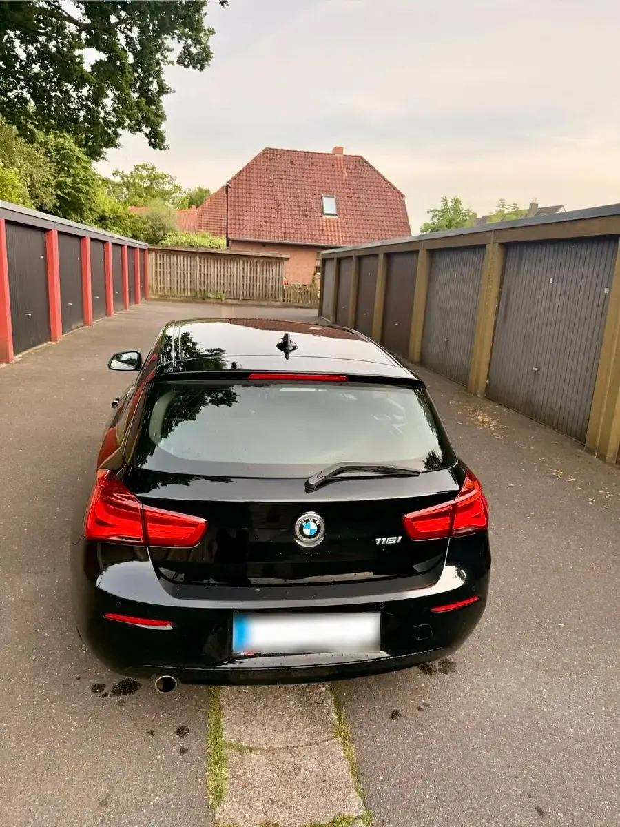 Gebraucht BMW 116 109 PS (80 kW) 2016 Schwarz Kleinwagen