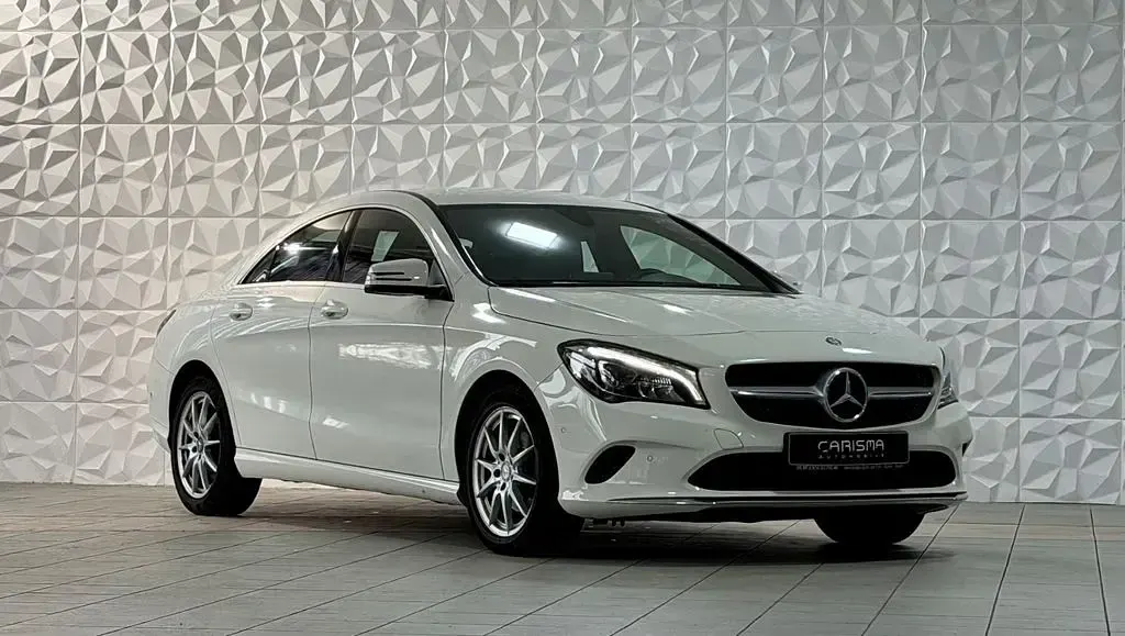 Gebraucht Mercedes CLA180 122 PS (89 kW) 2016 Weiß Coupé