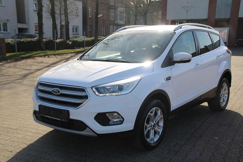 Gebraucht Ford Kuga Cool & Connect 150 PS (110 kW) 2018 Weiß SUV