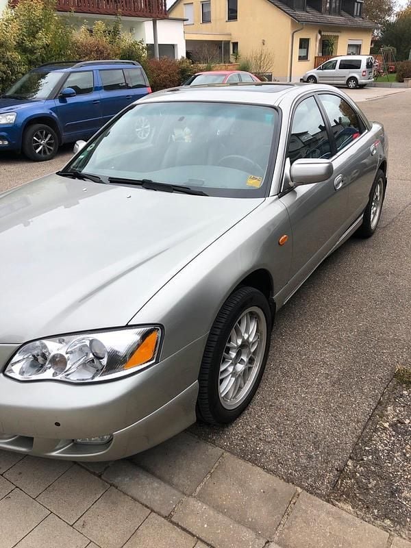 Silber Gebraucht 2001 Mazda Xedos Limousine | 2.990 € - Bild 1/4