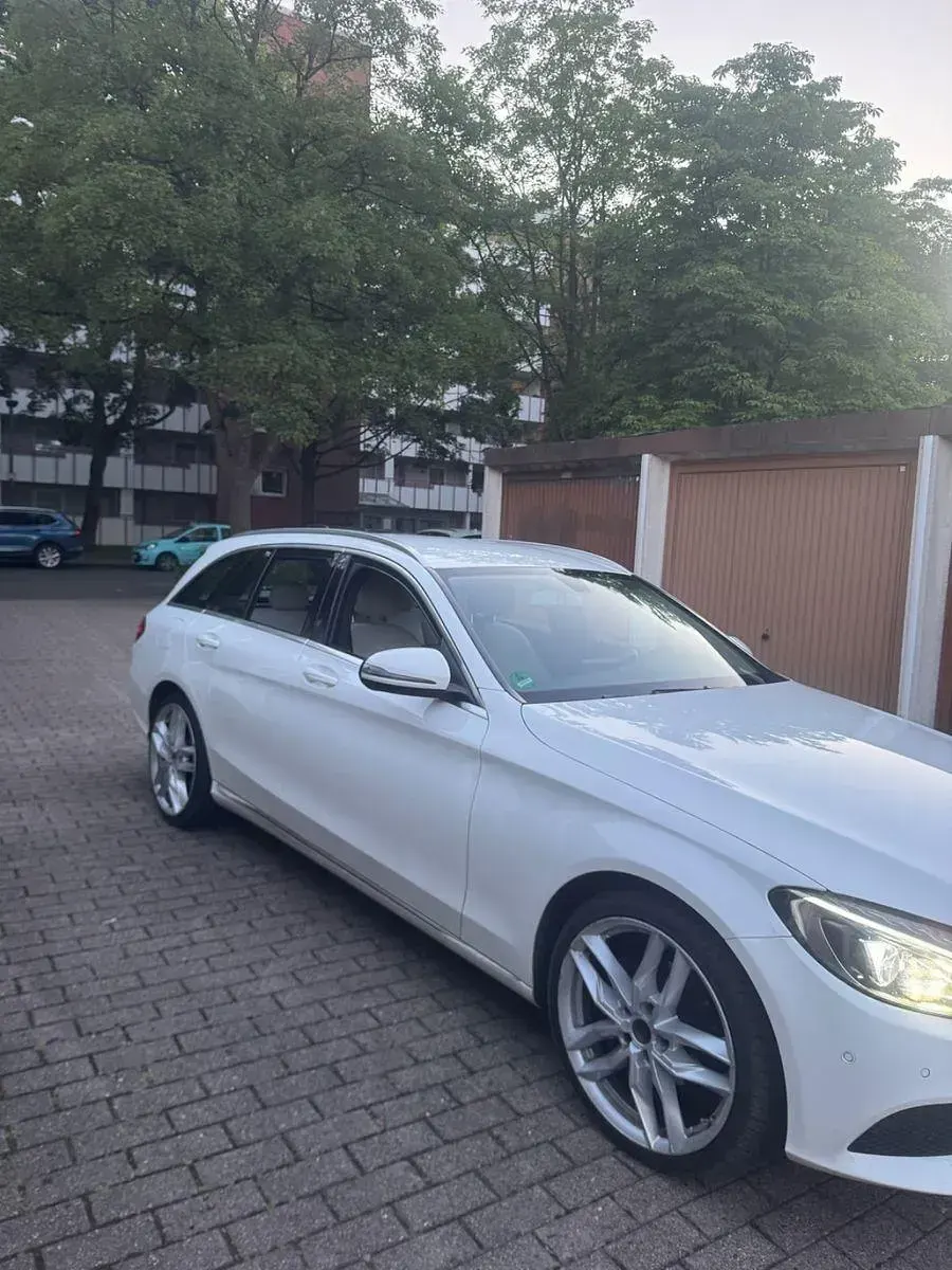 Gebraucht Mercedes C180 122 PS (89 kW) 2017 Weiß Kombi