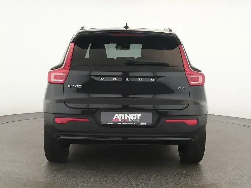 Gebraucht Volvo XC40 Plus 197 PS (144 kW) 2023 Onyx black SUV