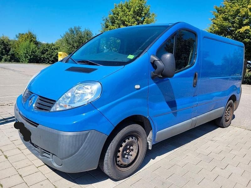 Blau Gebraucht 2012 Renault Trafic Van | 4.990 € (Etwas zu teuer) - Bild 1/4