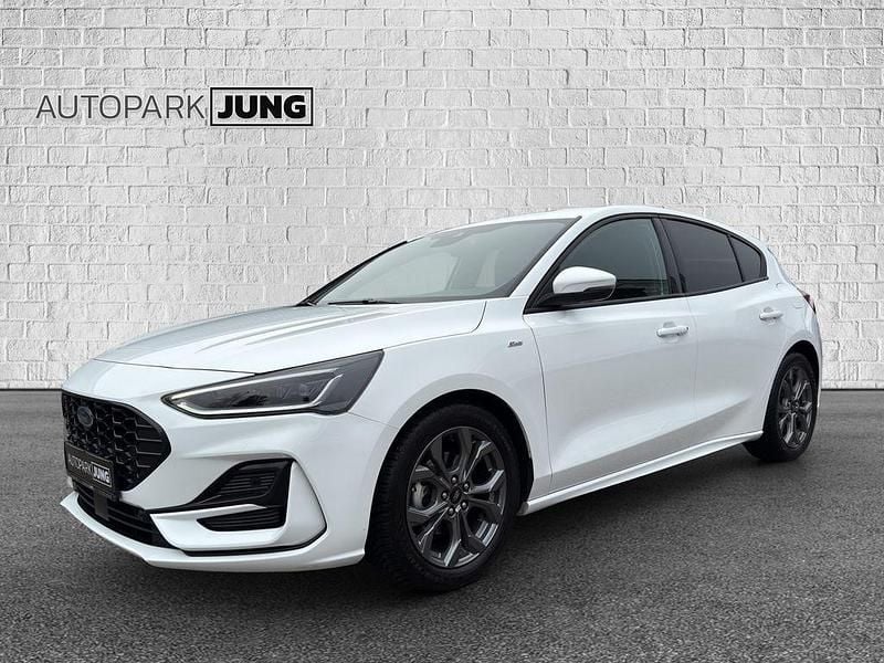 Gebraucht Ford Focus ST-Line X 155 PS (114 kW) 2024 Weiß Limousine