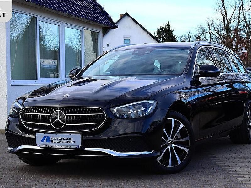 Gebraucht Mercedes E300 143 PS (105 kW) 2020 Schwarz