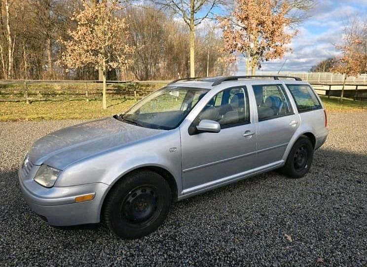 Gebraucht VW Jetta 100 PS (73 kW) 2004 Silber Kombi
