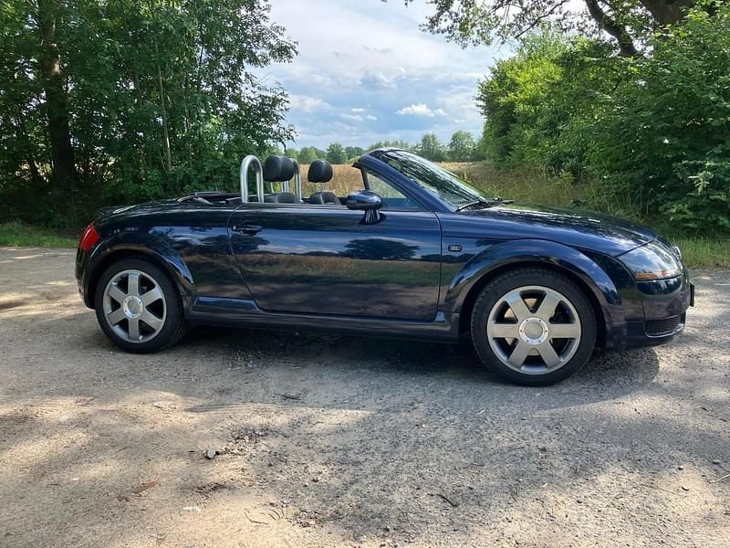 Blau Gebraucht 2002 Audi Cabriolet Cabrio | 7.500 € - Bild 1/4