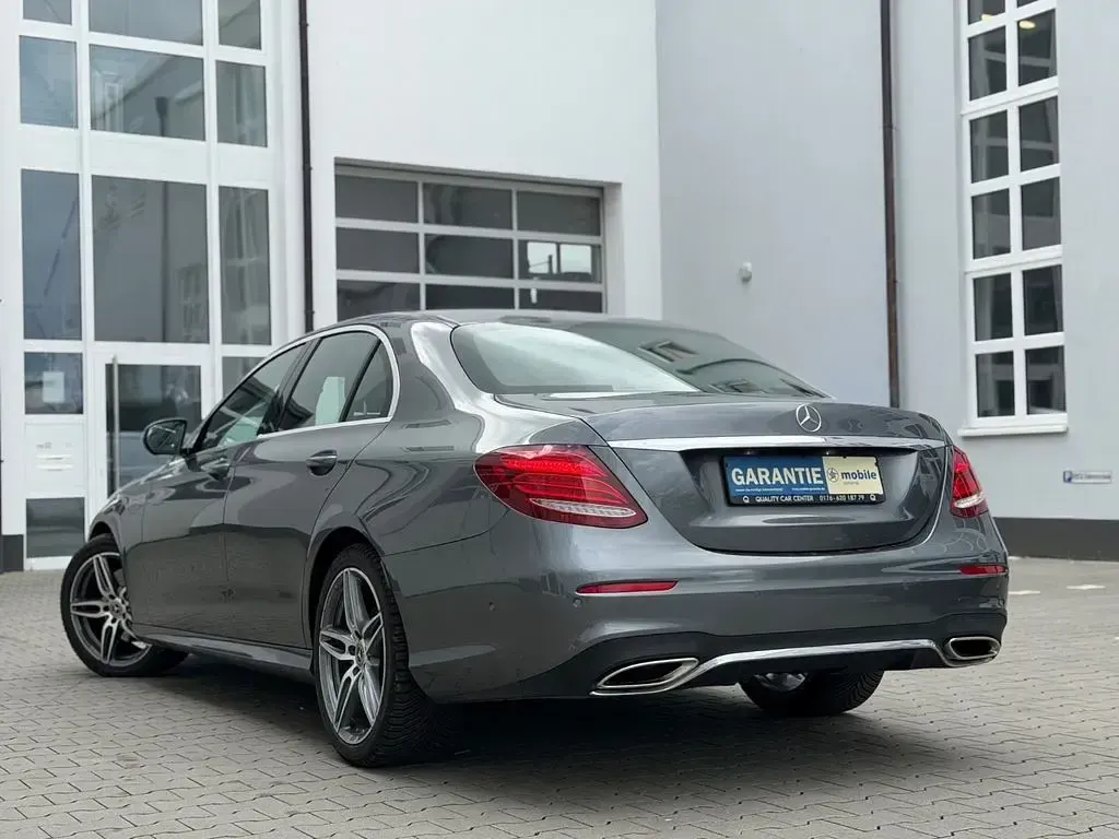 Gebraucht Mercedes E200 AMG line 184 PS (135 kW) 2017 Grau Limousine