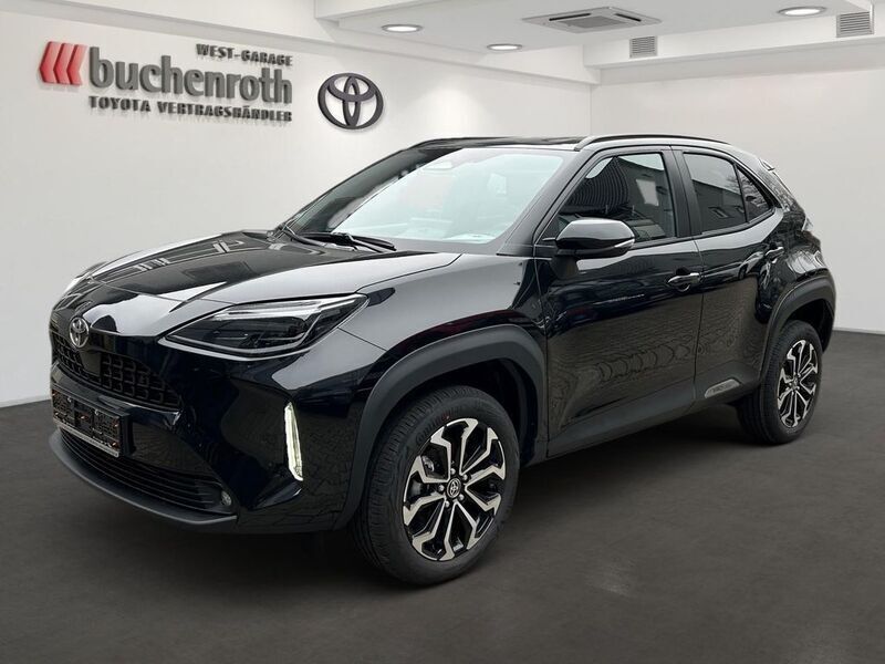 Mysitcschwarz Neu 2025 Toyota Yaris Cross Team SUV | 31.900 € (Fairer Preis) - Bild 1/4