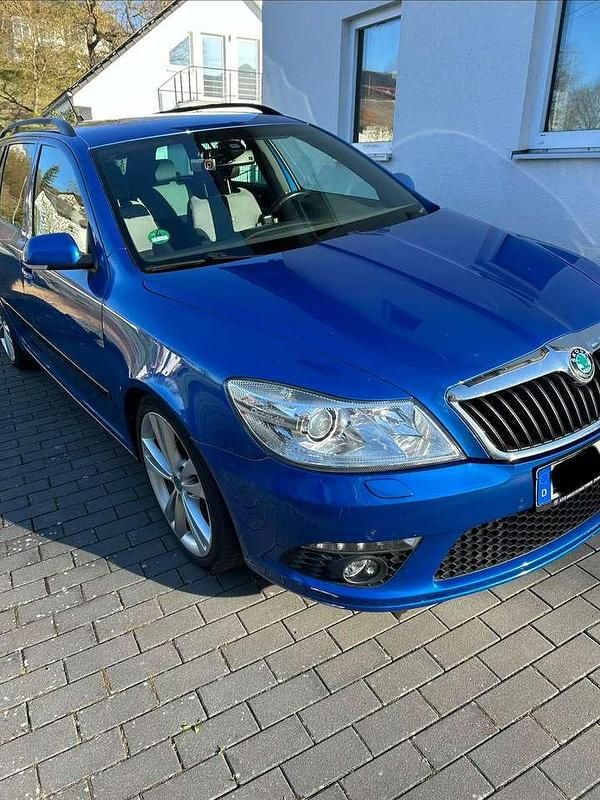 Używany Skoda Octavia RS 196 KM (144 kW) 2011 Niebieski Kombi