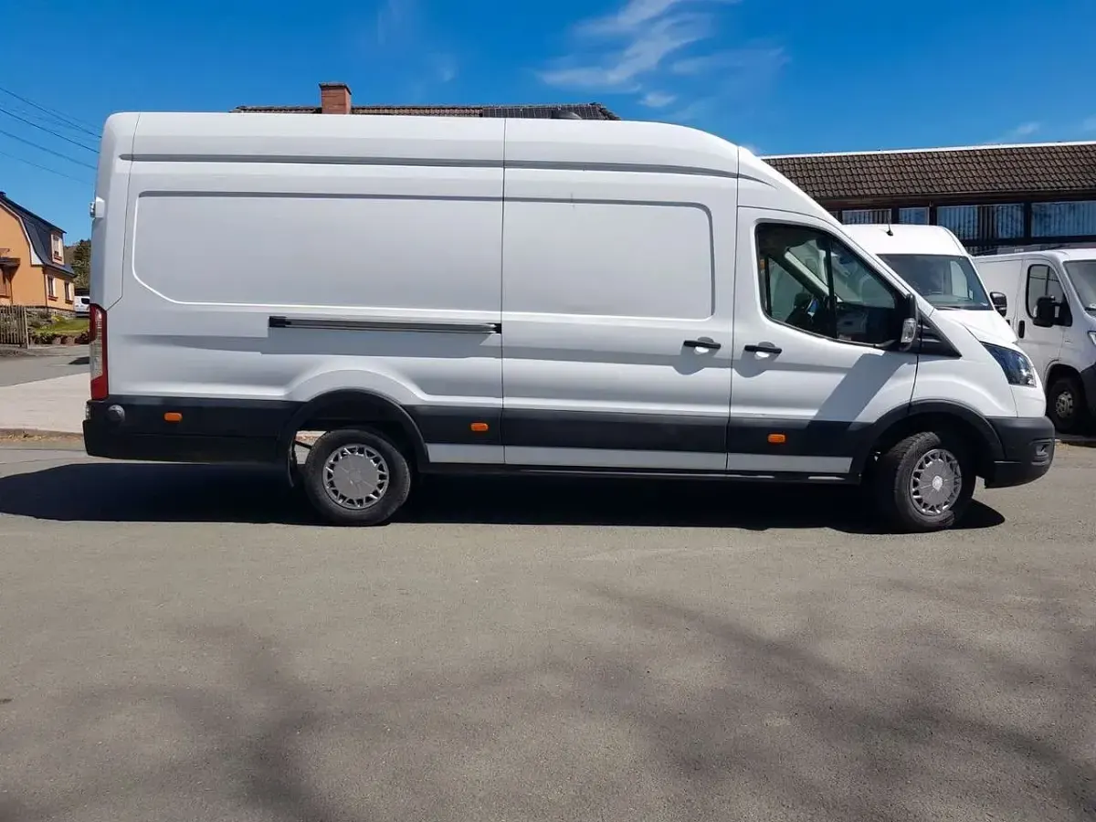 Second-hand Ford Transit 131 CP (96 kW) 2024 Alb Berlinǎ