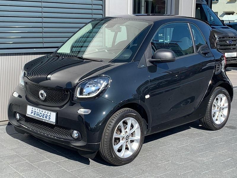 Schwarz Gebraucht 2017 Smart ForTwo Coupé Passion Coupé | 13.590 € (Etwas zu teuer) - Bild 1/4