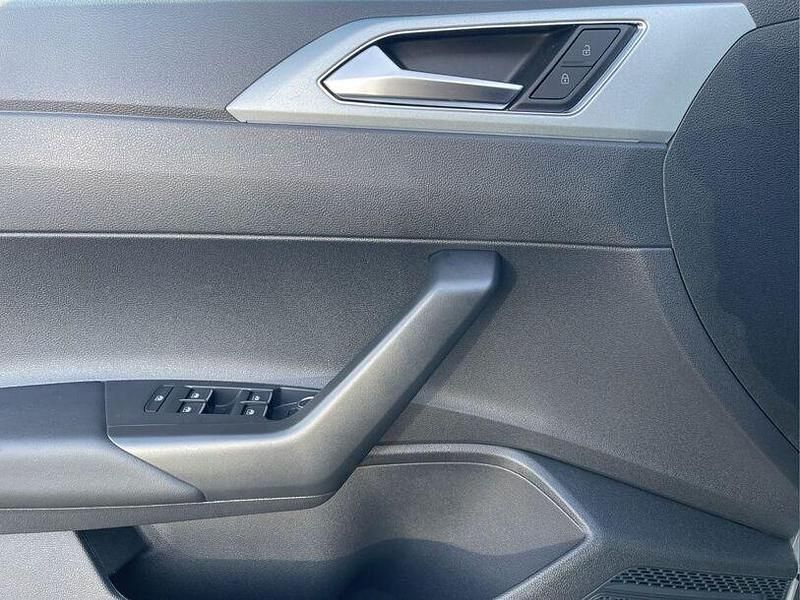 Gebraucht VW Taigo 116 PS (85 kW) 2025 Silber SUV