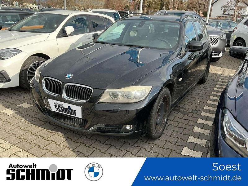 Gebraucht BMW 318 143 PS (105 kW) 2010 Schwarz Kombi