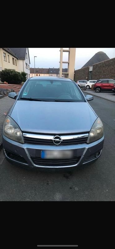 Grau Gebraucht 2005 Opel Astra Kleinwagen | 950 € (Superpreis) - Bild 1/4