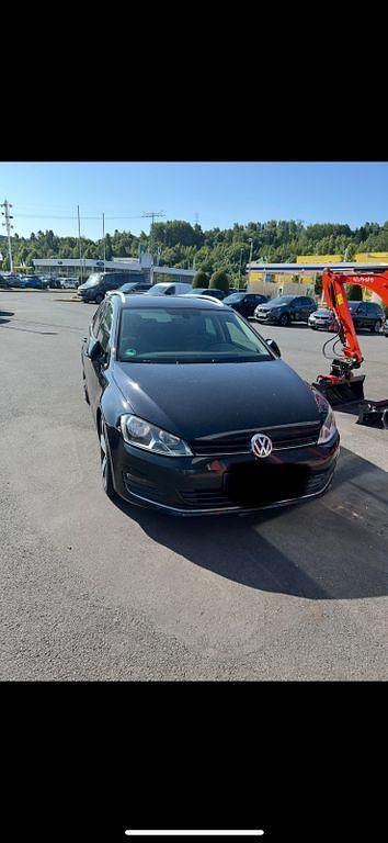 Gebraucht VW Golf VII Allstar 110 PS (80 kW) 2016 Schwarz Kombi