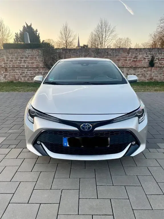 Gebraucht Toyota Corolla Comfort 152 PS (111 kW) 2020 Silber Limousine