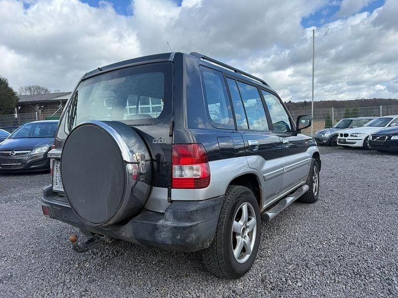 Gebraucht Mitsubishi Pajero 129 PS (94 kW) 2001 Schwarz SUV