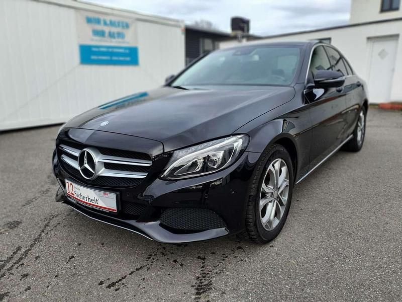 Gebraucht Mercedes C180 Avantgarde 156 PS (114 kW) 2015 Obsidianschwarz  metalliclack Limousine