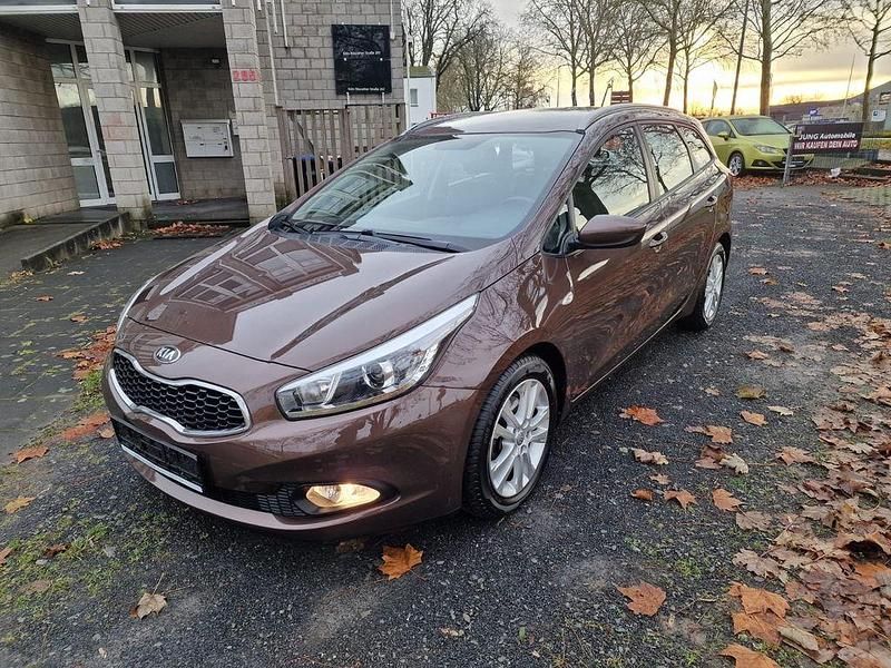 Gebraucht Kia Ceed Sportswagon Edition 7 99 PS (72 kW) 2012 Braun Kombi
